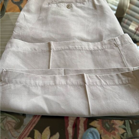 Tommy Bahama Cream Flat Front Shorts 100% Silk Pleated - Picture 4 of 6